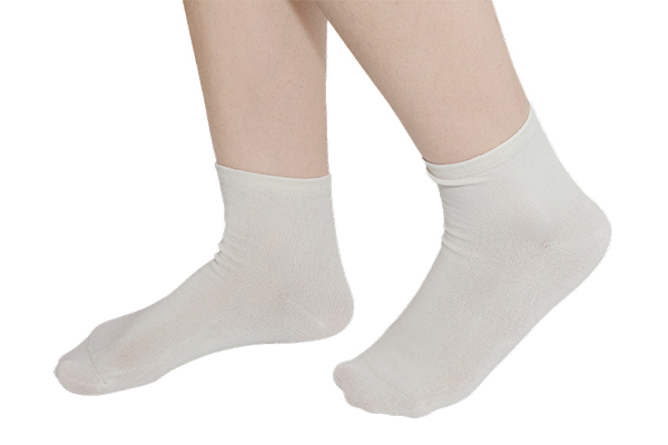 How do Natural Hemp Paper Socks work in inhibiting bacterial growth?